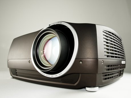 Videoproyector Avielo by projectiondesign Kroma