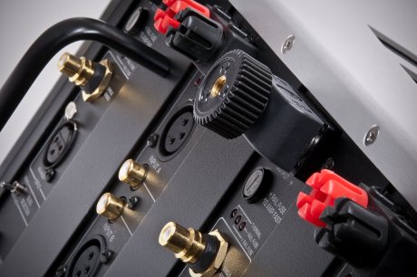 Etapa de potencia multicanal Theta Digital Dreadnaught III